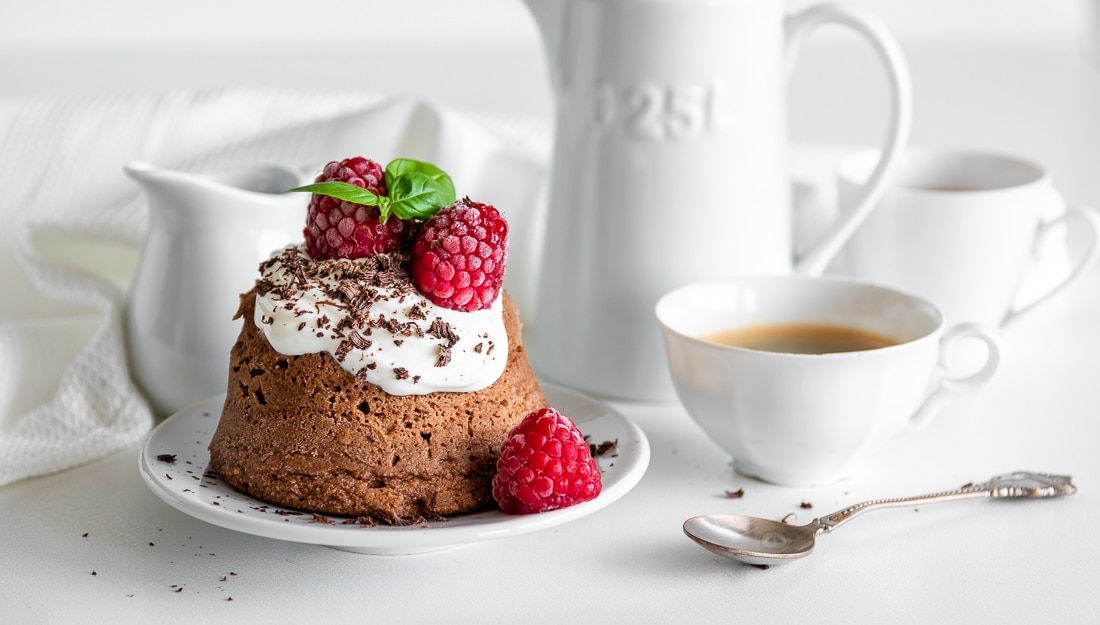 Kakaový hrníčkový dortík (mug cake)